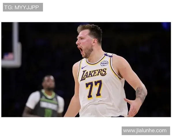 里夫斯盛赞东契奇是最佳队友 东契奇幽默回应称他太幼稚